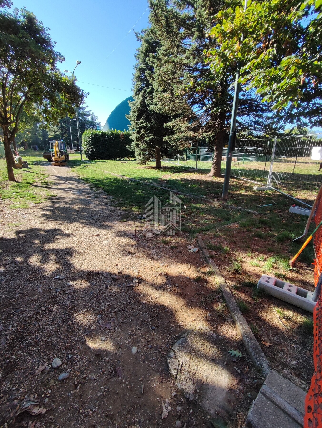 Area sportiva — Piossasco — Preparazione del sottofondo nell'area verde