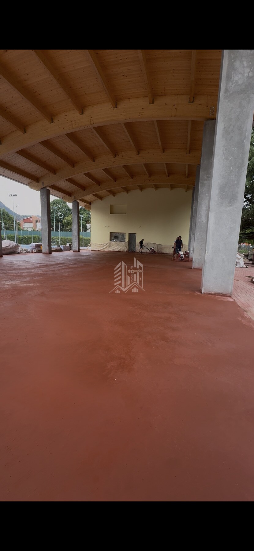 Area sportiva — Piossasco — Finitura della pavimentazione sotto la tettoia