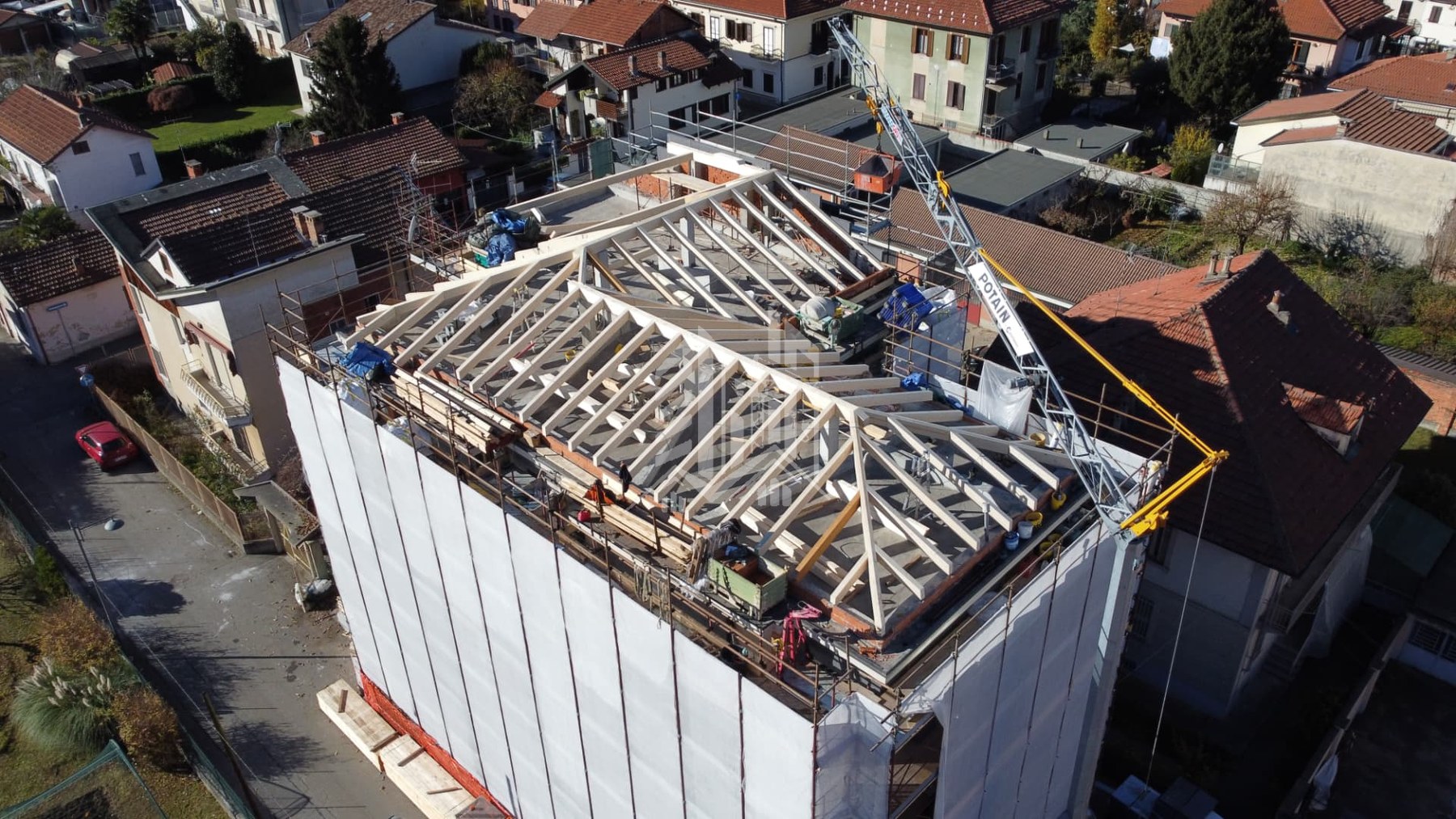 Via Giansiracusa — Nuova orditura in lamellare completata
