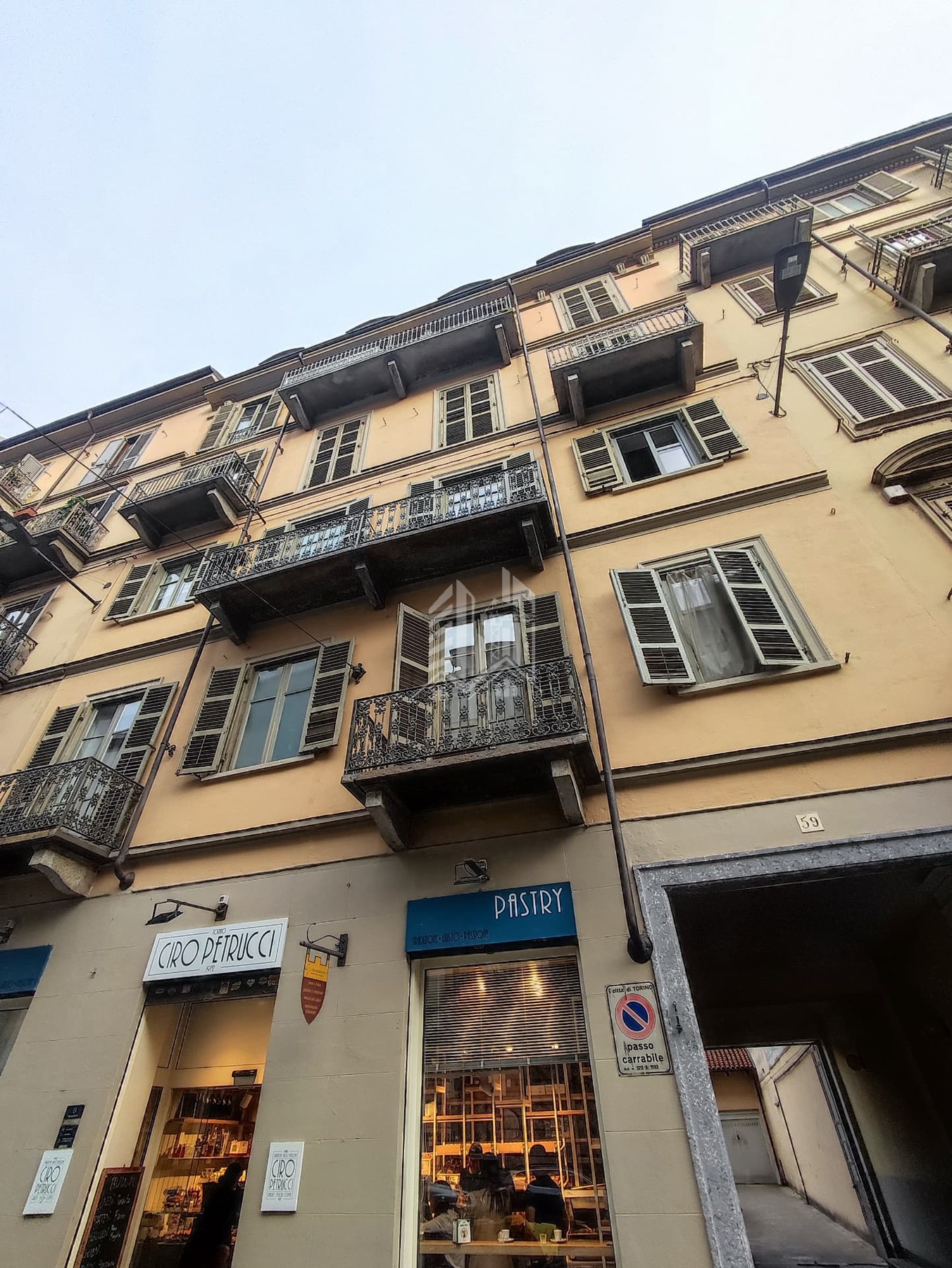 Via Madama Cristina — Intonaci ripristinati dopo la rimozione dei ponteggi
