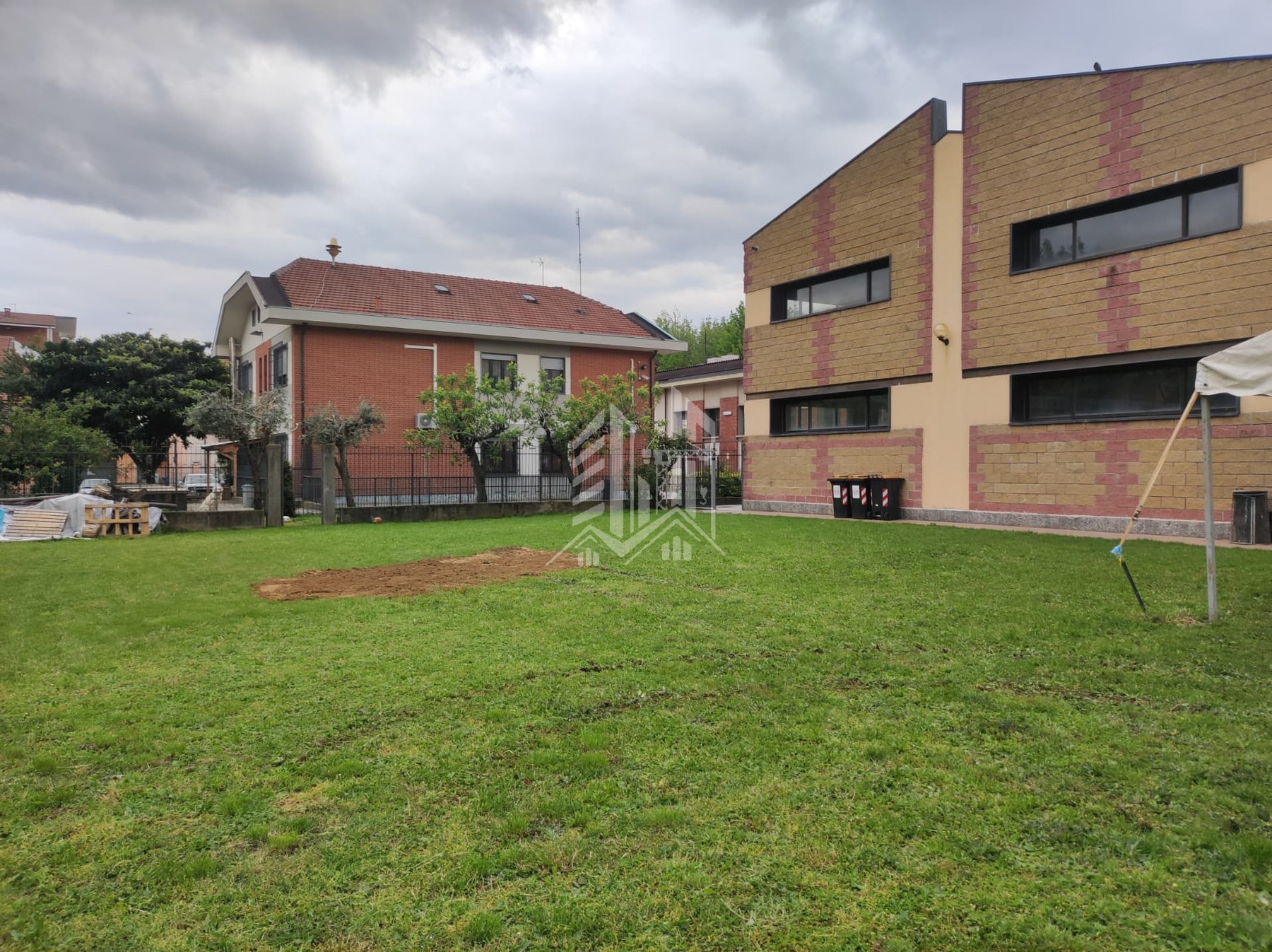 Tettoia in legno — Collegno (TO) — Stato di fatto dell'area prima dell'intervento